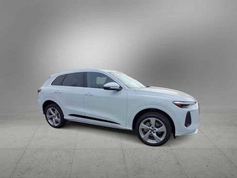 New 2025 Audi Q5 Premium Plus image 2