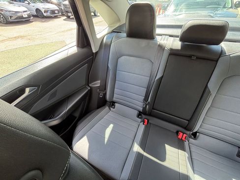 Used 2025 Volkswagen Jetta SE image 39