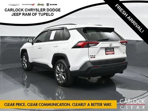 Used 2019 Toyota RAV4 XLE Premium w/ Cold Weather Package FWD image 11