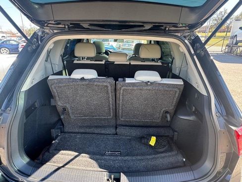 Used 2019 Volkswagen Tiguan SE image 21