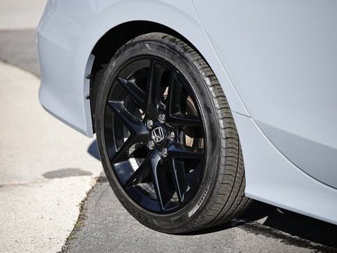 Used 2024 Honda Civic Sport image 10