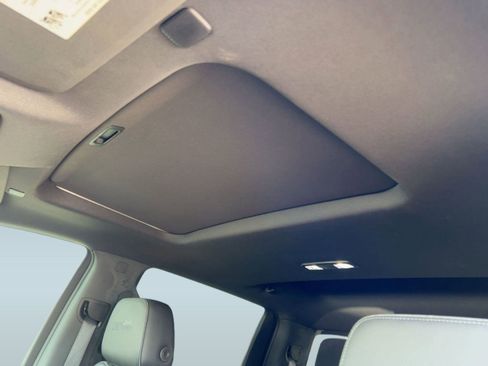 Certified 2020 Chevrolet Silverado 1500 High Country w/ Technology Package image 11