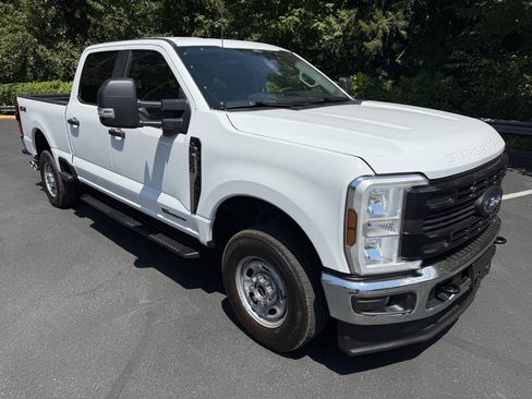 Used 2024 Ford F250 XL w/ 360-Degree Camera Package AWD/4WD image 4