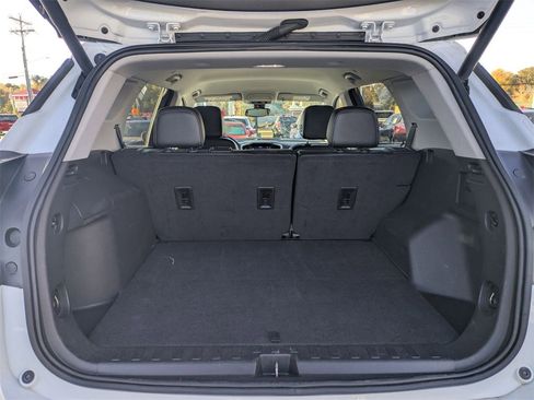 Used 2023 GMC Terrain SLT image 27