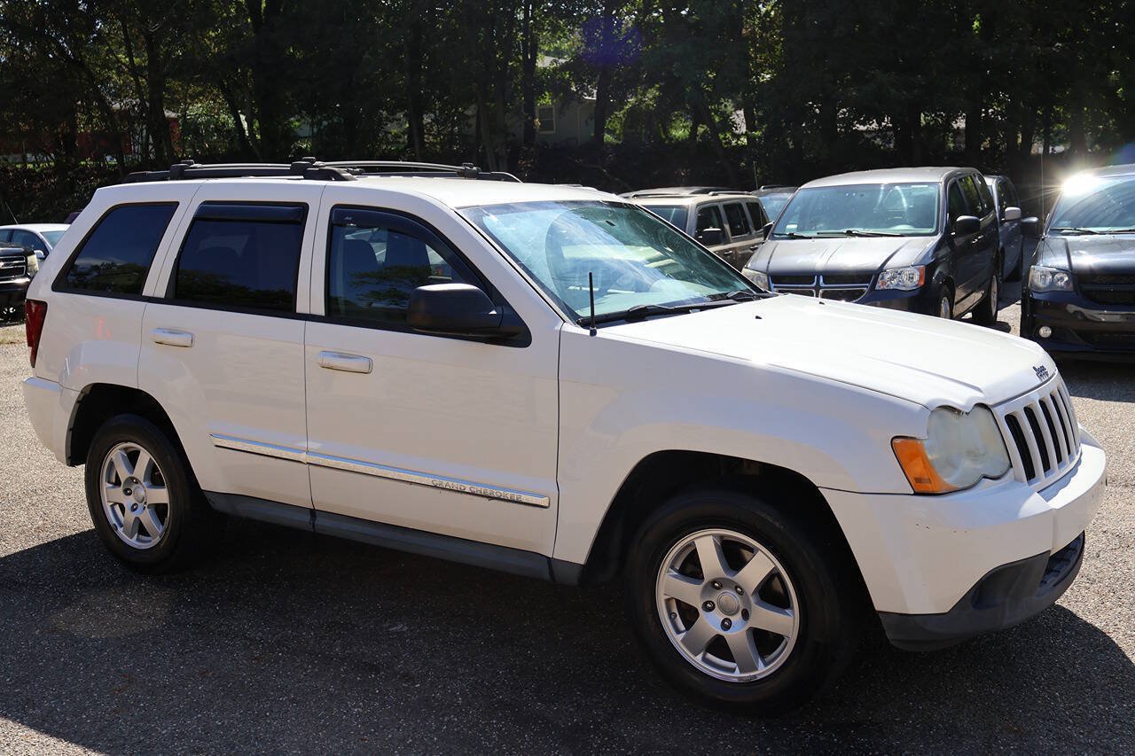 Used 2010 Jeep Grand Cherokee Laredo AWD/4WD image 1