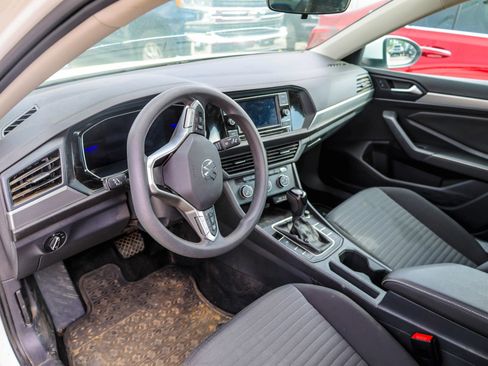 Used 2023 Volkswagen Jetta S image 3