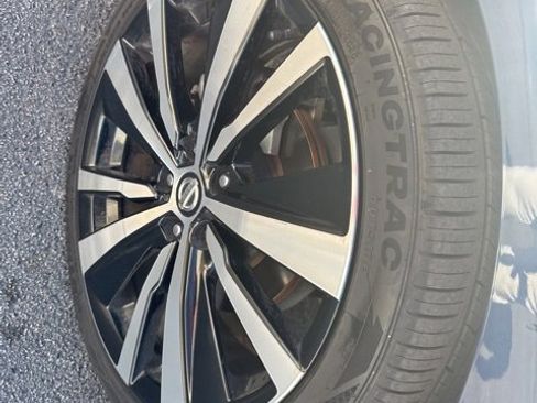 Certified 2022 Nissan Altima 2.5 SR image 9