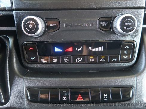Used 2024 RAM ProMaster 2500 w/ Convenience Group FWD image 31