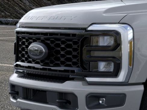New 2026 Ford F250 Lariat w/ Black Appearance Package image 17