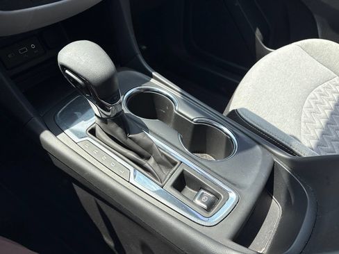 Used 2023 Chevrolet Equinox LS w/ LS Convenience Package FWD image 16