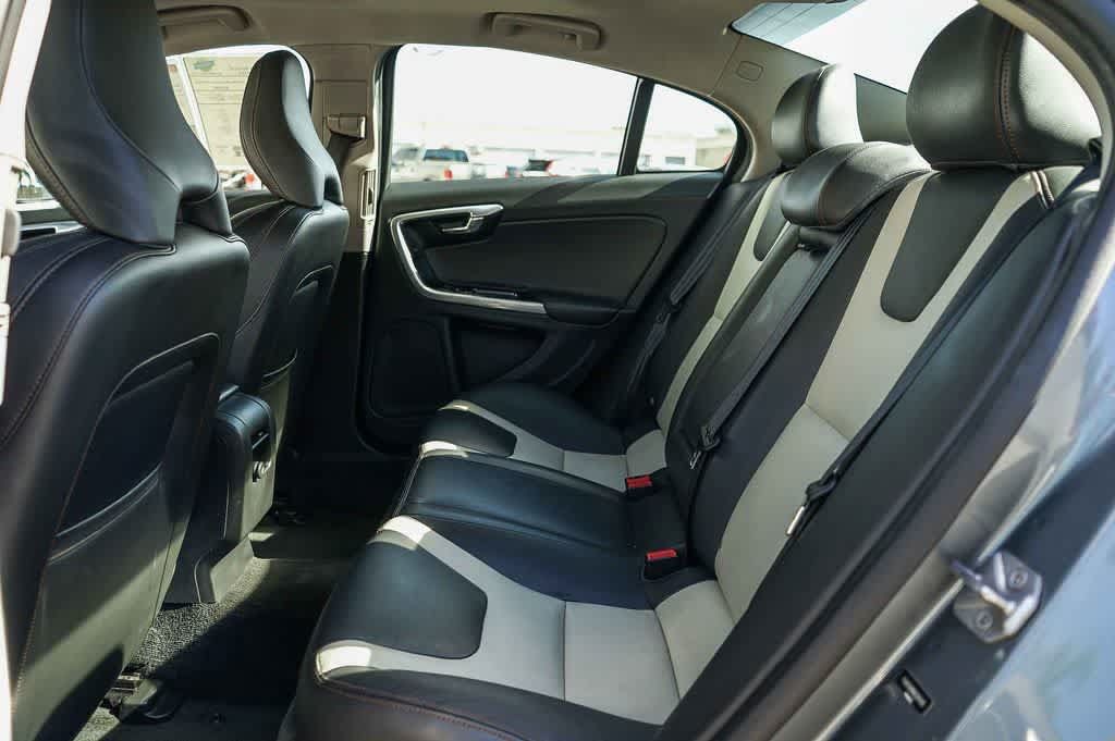 Used 2016 Volvo S60 T5 Cross Country Platinum AWD/4WD image 19
