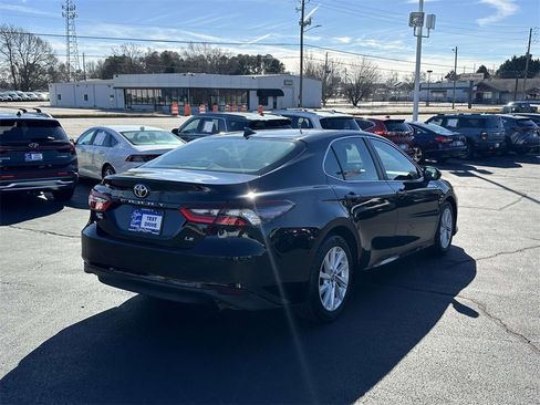 Used 2022 Toyota Camry LE image 25