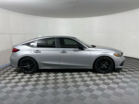 Used 2023 Honda Civic Sport image 4
