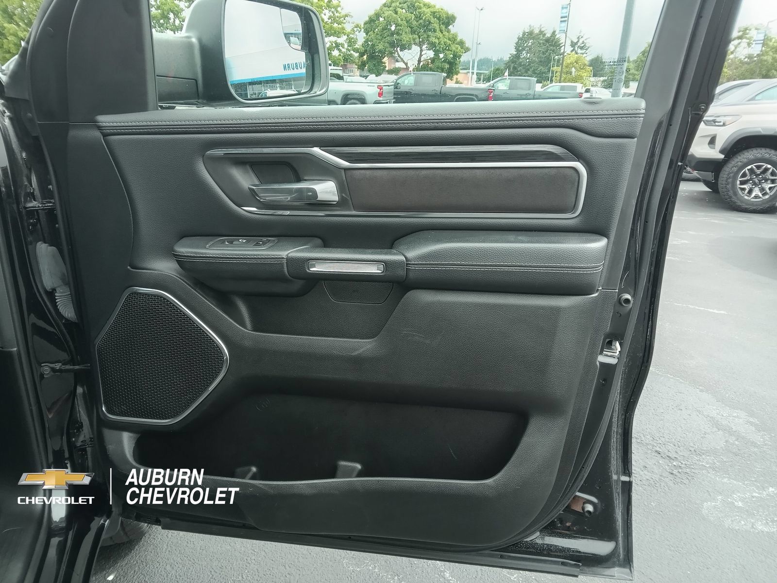 Used 2024 RAM 1500 Laramie AWD/4WD image 22