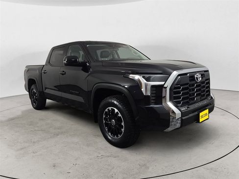 Used 2022 Toyota Tundra SR5 w/ TRD Off-Road Premium Package image 7