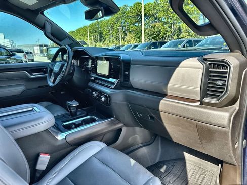 Certified 2022 GMC Sierra 1500 SLT w/ SLT Premium Plus Package image 28