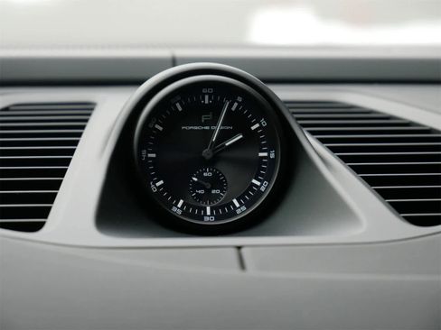 New 2025 Porsche Macan Turbo Electric image 21