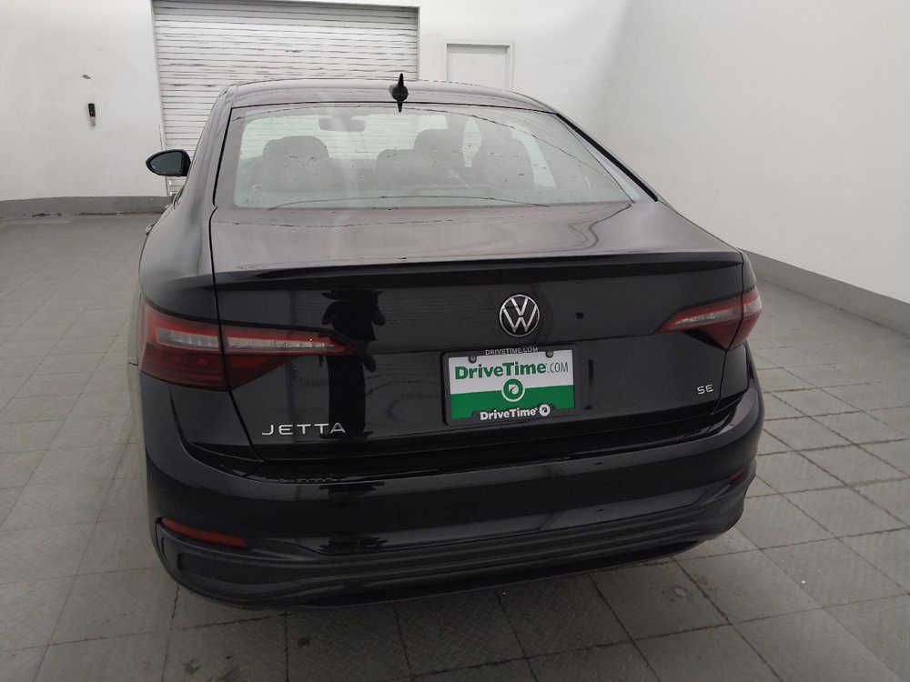 Used 2024 Volkswagen Jetta SE w/ Panoramic Sunroof Package FWD image 6