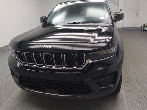 Used 2023 Jeep Grand Cherokee Laredo w/ Luxury Tech Group I AWD/4WD image 15