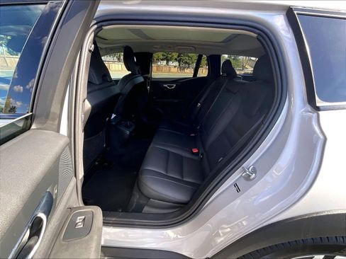 Used 2025 Volvo V60 B5 Cross Country Plus AWD/4WD image 29