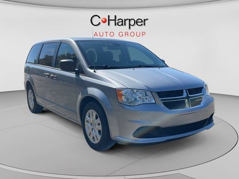 Used 2019 Dodge Grand Caravan SE w/ UConnect Hands-Free Group FWD image 1