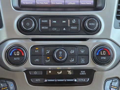 Used 2016 GMC Yukon SLT w/ HD Trailering Package AWD/4WD image 16