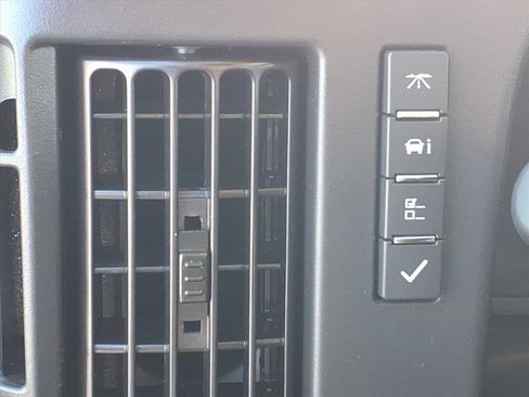 Used 2024 GMC Savana 2500 w/ Driver Convenience Package image 5