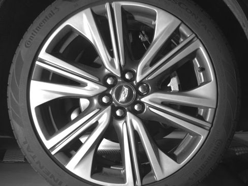 Certified 2025 Cadillac Optiq Luxury 2 AWD/4WD image 10