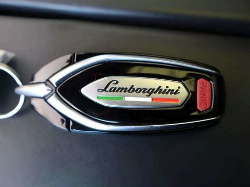 Used 2021 Lamborghini Urus AWD/4WD image 20