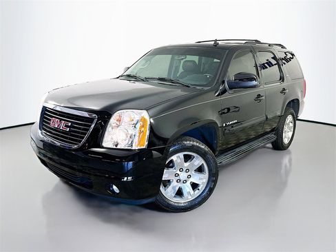 Used 2008 GMC Yukon SLT w/ SLT Preferred Equipment Group image 3