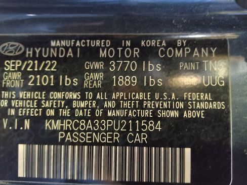 Used 2023 Hyundai Venue Limited w/ Cargo Package FWD image 33