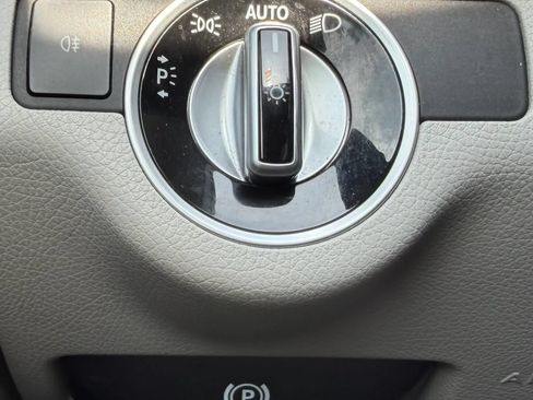 Used 2014 Mercedes-Benz C 250 Sedan w/ Premium 1 Package image 22