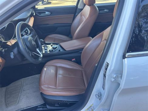 Used 2017 Alfa Romeo Giulia Sprint w/ Cold Weather Package image 14