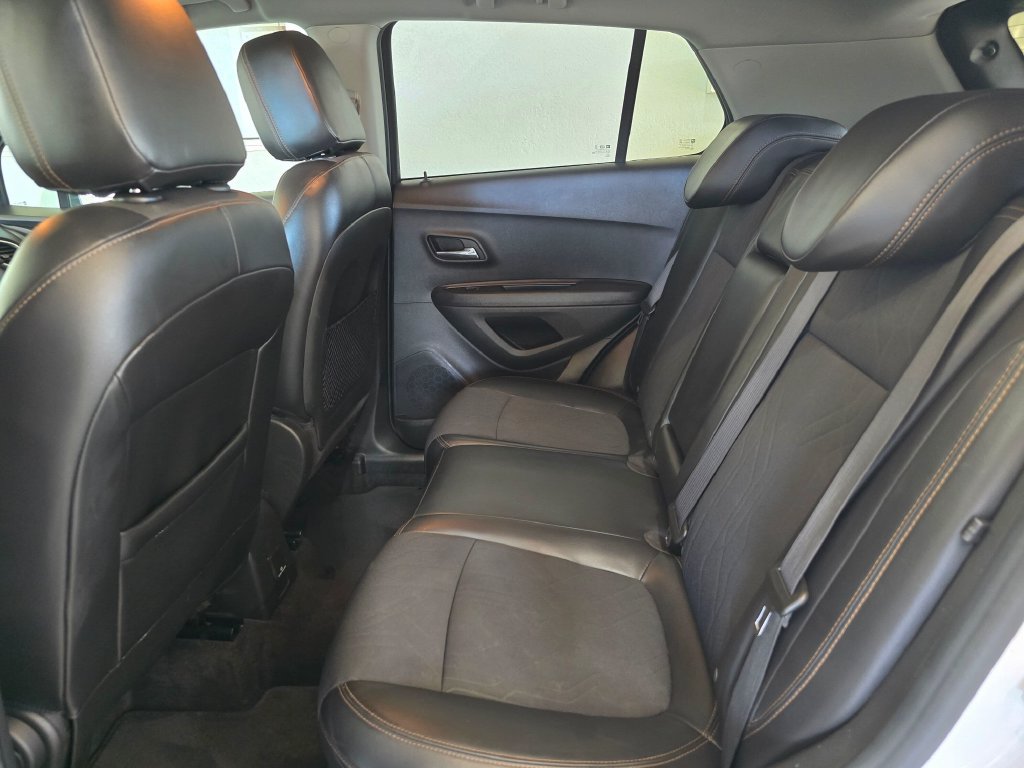 Used 2019 Chevrolet Trax LT w/ LT Convenience Package AWD/4WD image 26