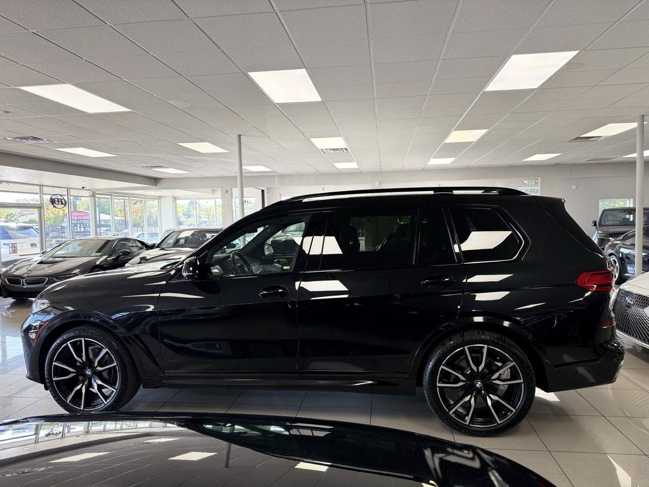 Used 2019 BMW X7 xDrive40i w/ Premium Package AWD/4WD image 3