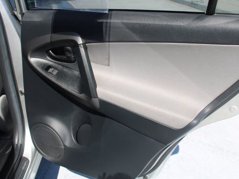 Used 2012 Toyota RAV4 FWD w/ Value Pkg image 14