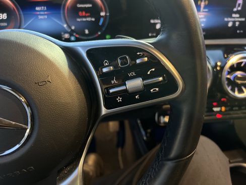 Used 2022 Mercedes-Benz CLA 250 4MATIC image 20