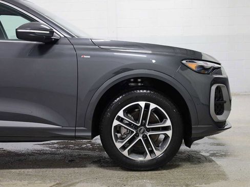 New 2025 Audi Q5 Premium image 11