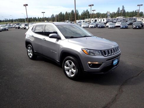 Used 2018 Jeep Compass Latitude w/ Popular Equipment Group image 7