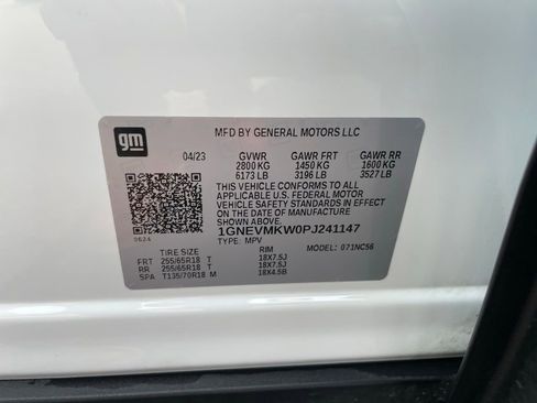 Used 2023 Chevrolet Traverse LT image 40