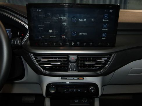 Used 2025 Ford Escape SE w/ Class II Trailer Tow Package FWD image 17