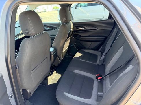 Used 2021 Chevrolet TrailBlazer LT w/ Convenience Package FWD image 6