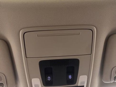 Certified 2025 Honda Pilot Touring image 15