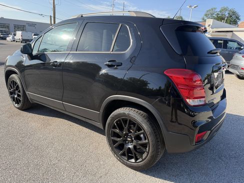 Used 2021 Chevrolet Trax LT w/ Midnight Edition AWD/4WD image 5