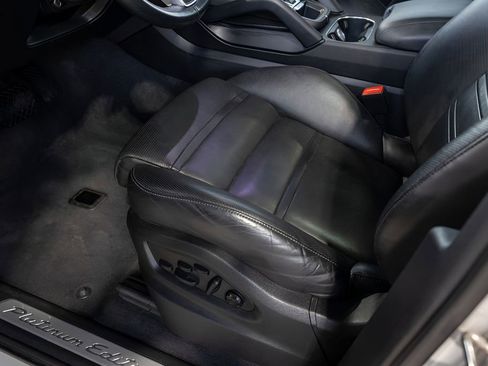 Used 2023 Porsche Cayenne Coupe AWD/4WD image 48