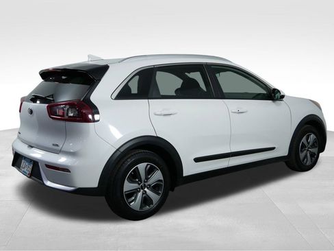 Certified 2019 Kia Niro LX image 10