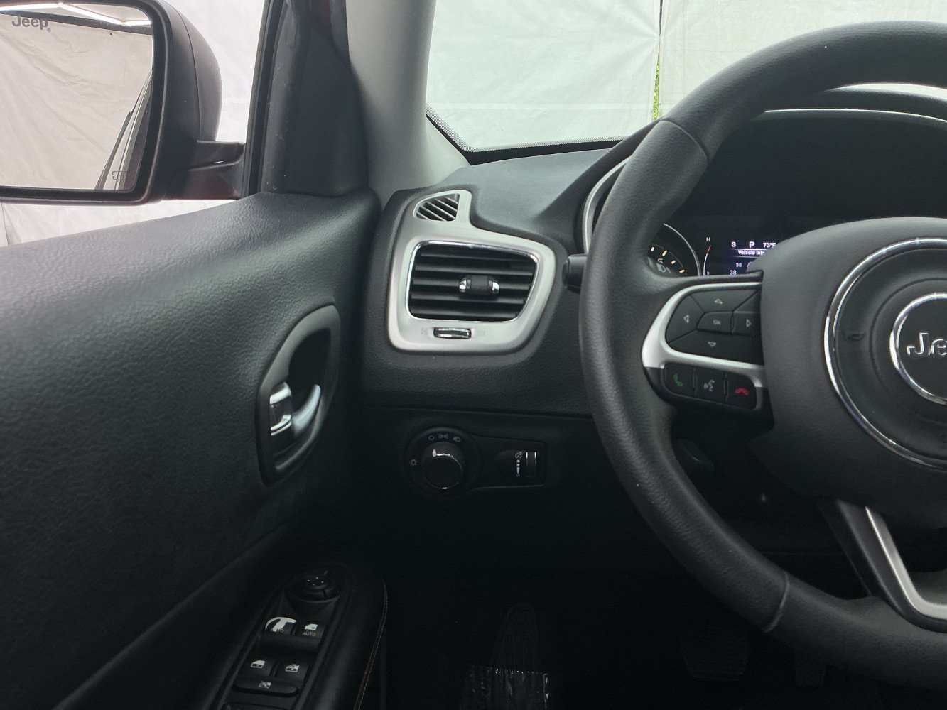 Used 2018 Jeep Compass Sport FWD image 32