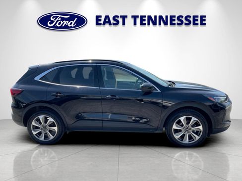 Used 2024 Ford Escape Platinum AWD/4WD image 2