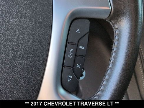 Used 2017 Chevrolet Traverse LT image 9