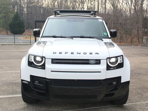 Used 2025 Land Rover Defender 110 X-Dynamic SE image 8